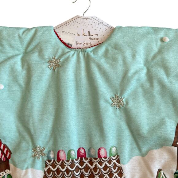 Nicole Miller 50in Gingerbread House Christmas Tree Skirt Embroidered New - Picture 2 of 16